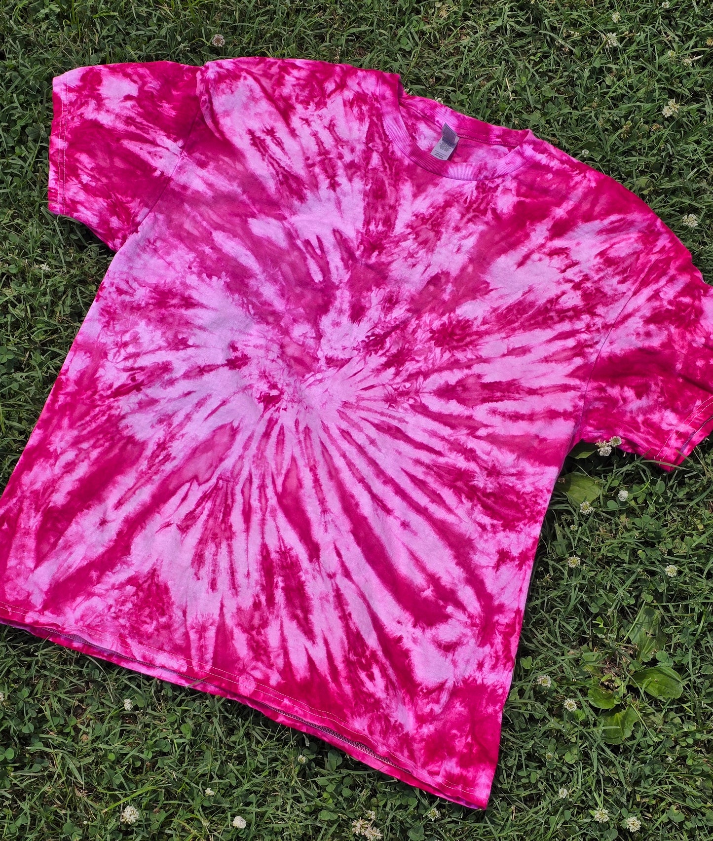 FUCHSIA-DYED BLANK TEE